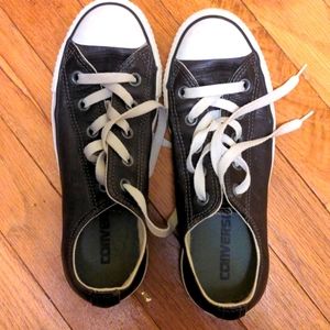 Like New Brown Leather Women's Converse sz 5.5